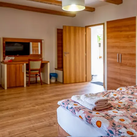 Pensjonat U Katalpy Sedlec (Breclav)