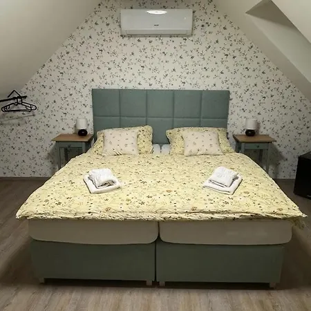 U Katalpy Penzion Sedlec (Breclav)